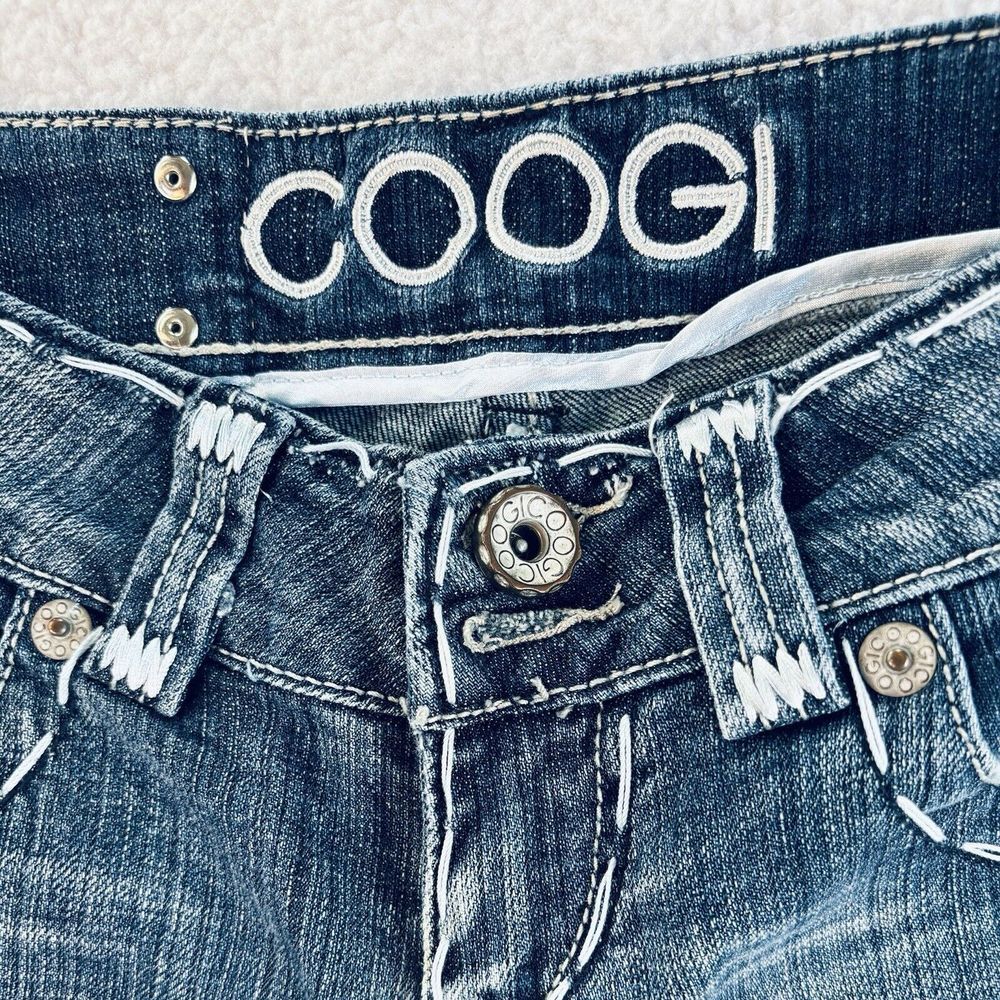 Vintage Coogi Jeans Shorts Denim Blue Embroidered Size Small Pockets Zip Closure